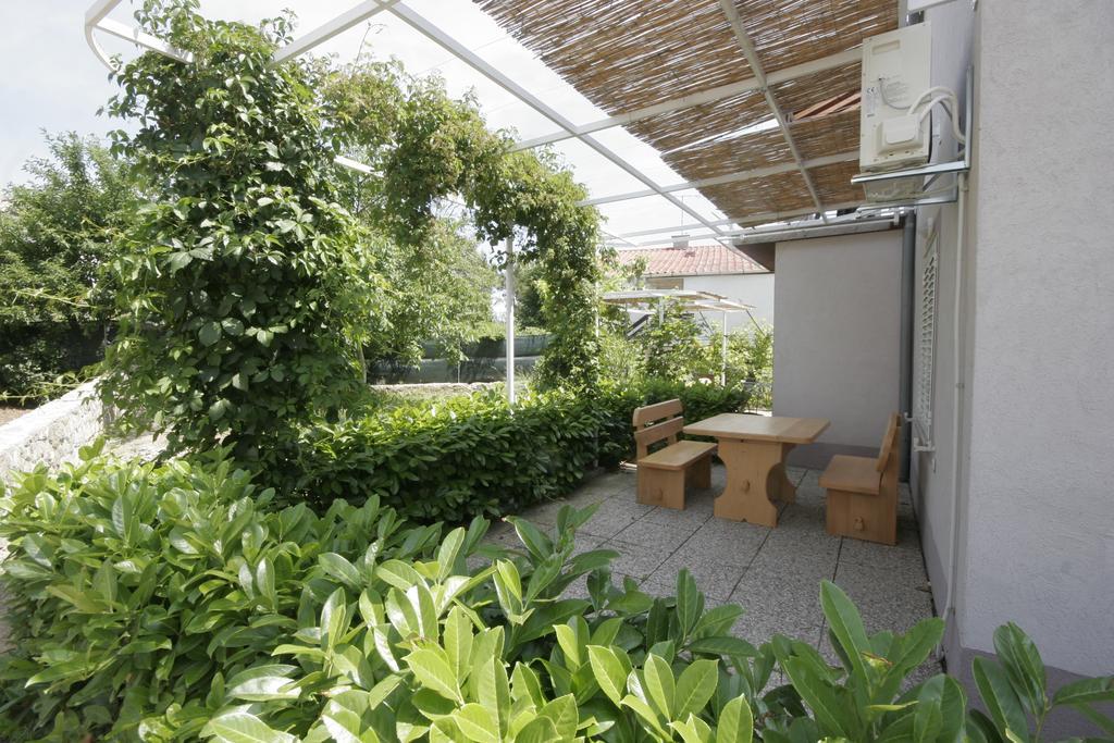 Apartments Irena Krk Veglia Exterior foto