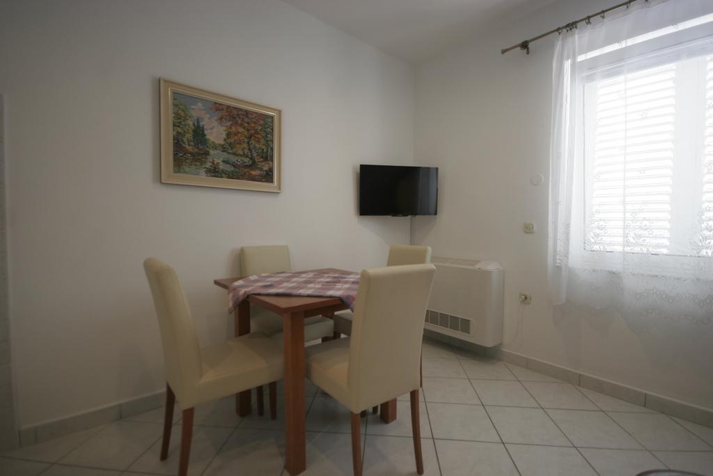 Apartments Irena Krk Veglia Exterior foto